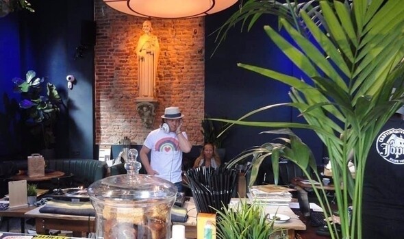 WELKOM BIJ CAFE PAULUS // WELCOME TO CAFE PAULUS